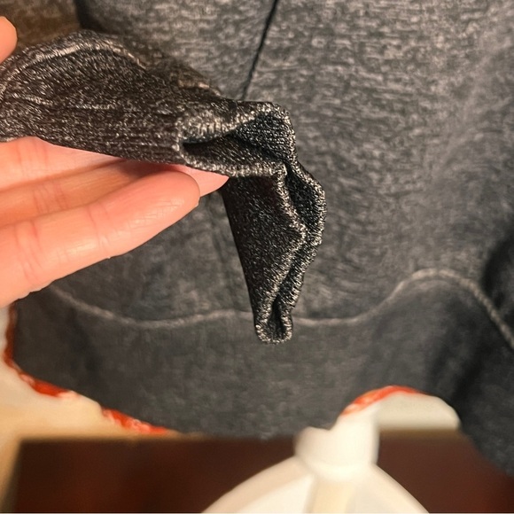 NBA Licensed Chicago Bulls Dark Gray Basketball Pullover Hoodie - Picture 4 of 6